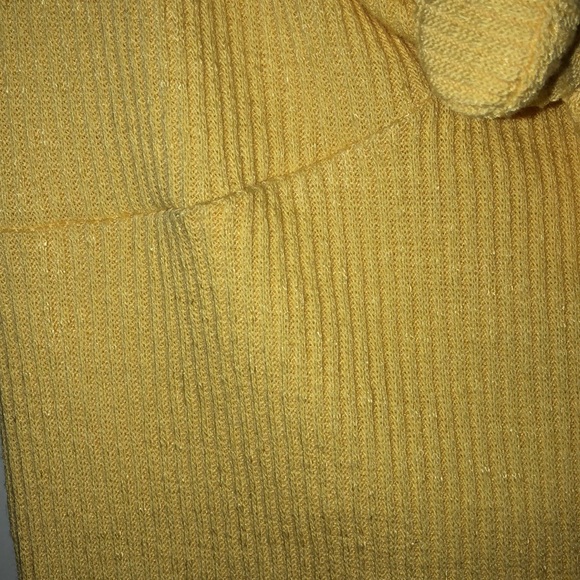 Knit crop top - Picture 3 of 3